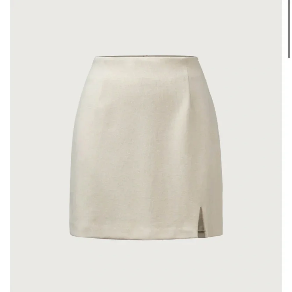 NEW OGL MOVE Ivory Size S Brushed Mid-Waist Split Mini Skirt Beige Off White